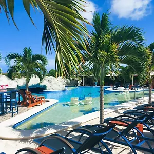 https://the-ritz-hostel.comcaribbean.com