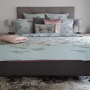 https://the-peacocks-nest.queenslandhotels.net